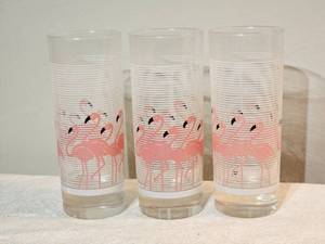 lot 371A image: Set of 3 Retro Pink Flamingo Highball Glasses