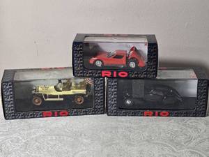 lot 207 image: Die Cast Model Cars - 143 - RIO - Thomas Flyer Rally (1908)  Lamborghini Miura S (1968)  Bugatti 57 SC Atlantic Ralph Lauren Museum