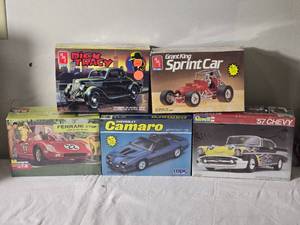 lot 336 image: Classic Hot Rod & Race Car Model Kit Lot  5 Kits