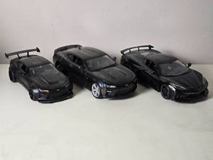 lot 137 image: Die Cast Model Cars - 11824 - Jada  Maisto - Chevrolet Corvette Stingray Coupe (2020)  Camero SS (2016)  (2016)