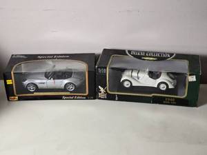 lot 136 image: Die Cast Model Cars - 118 - Maisto  Road Signature - BMW Z8  328 (1940)