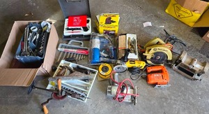 lot 461 image: Large Mixed Lot of Hand Tools & Power Tools