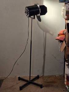 lot 452 image: Adjustable Studio Spotlight on Stand