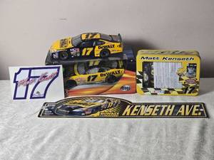 lot 109 image: NASCAR Die Cast Model Cars - 12443 - Ford Taurus #17 - Matt Kenseth Collection (5)