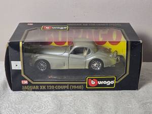 lot 74 image: Die Cast Model Cars - 124 - Jaguar XK 120 Coupe (1948)