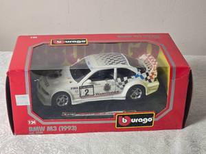 lot 71 image: Die Cast Model Cars - 124 - Burago - BMW M3 (1993)