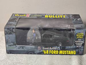 lot 70 image: Steve McQueen Die Cast Model Cars - 125 - Revell - Frank Bullitts Ford Mustang (1968)