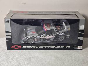 lot 61 image: Die Cast Model Cars - 118 - Auto Art - Chevrolet Corvette C5-R (1999)