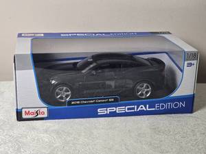 lot 59 image: Die Cast Model Cars - 118 - Maisto - Chevrolet Camaro SS (2016)