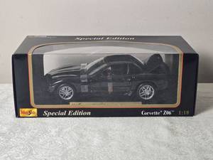 lot 57 image: Die Cast Model Cars - 118 - Maisto - Chevrolet Corvette Z06 (2001)