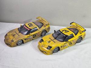 lot 75H image: Pair of 118 Corvette C5-R Goodwrench Service Plus Race Cars  #2 & #3  Action Collectibles  Detailed Opening Panels & Engine Bays