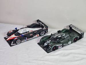 lot 76G image: 118 Le Mans Prototype Race Cars  Bentley EXP Speed 8 (#7) & Peugeot 908 HDi FAP (#8)  High-Detail Die-Cast Model Pair