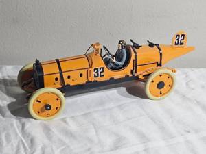 lot 77A image: Vintage 118 Mercer-Type #32 Early Indy Racer Model w Driver  Brass-Era Style Display Car