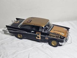 lot 68A image: 118 Smokey Yunick #3 1957 Chevrolet Bel Air Stock Car  Paul Goldsmith  Detailed Die-Cast Model