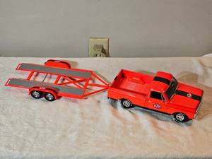 lot 68C image: 118 Scale STP Chevy Pickup Truck & Matching Dual-Axle Race Trailer  Die-Cast Model Lot