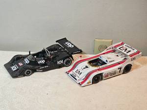 lot 71C image: Group Vintage Can-Am Racing Car Models  118 Scale (Porsche 91710 & Shadow DN4)