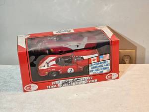 lot 71E image: 1967 John Surtees #7 Team Surtees Lola Spyder  118 Die-Cast Model (Signed, 1 of 1,500)