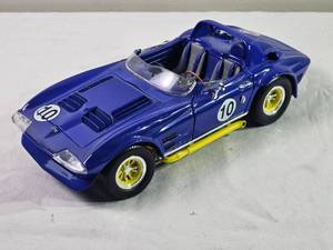 lot 104D image: 118 Scale 1963 Corvette Grand Sport #10 Die-Cast Model  BlueYellow Road Signature
