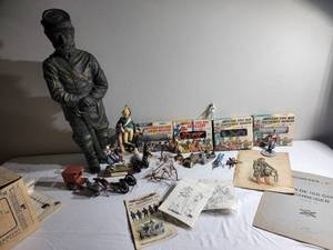 lot 307 image: Military Toy Soldier Collection