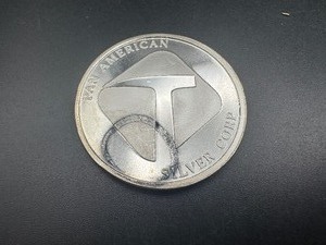 lot 50 image: BU One Ounce .999 Silver Pan American  Round