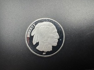 lot 57 image: BU One Ounce .999 Silver Buffalo Round