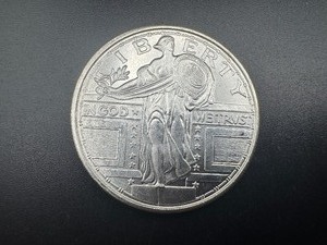 lot 49 image: BU One Ounce .999 Silver Liberty Round