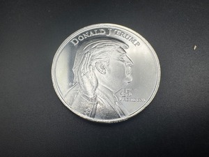 lot 37 image: BU One Ounce .999 Silver Donald J. Trump 45th President Round