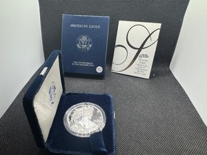 lot 10 image: 2006-W Proof 1 Oz. Silver American Eagle in Original Mint Box with COA