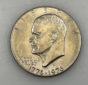 lot 8 image: 1776-1976 Type One Wide Print Bicentennial Eisenhower One Dollar Coin