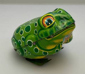 lot 43 image: Vintage Key Wind Tin Litho Frog 5