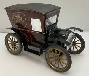 lot 47 image: Vintage Beam Jewel Tea Decanter