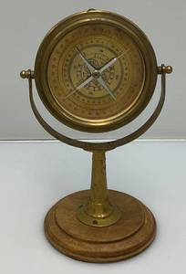 lot 65 image: Vintage 4 34 Free Standing Brass Compass