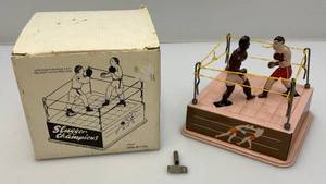 lot 97 image: Vintage SLUGGER CHAMPIONS Tin Litho Wind Up Boxing Toy (WORKS)