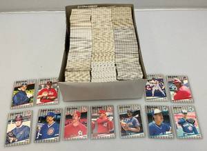 lot 109 image: Misc. Unsorted 1989 FLEER Baseball Cards
