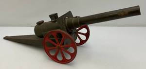 lot 130 image: Est. $75.00-$125.00 Vintage 24 12 Long Big Bang Cannon (Missing Back Cap)