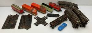 lot 160 image: Vintage MARX O Gauge Tin Litho Train Set (Some Rust Present Needs TLC)