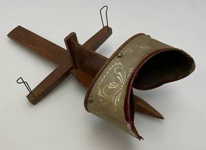 lot 175 image: Antique Stereoscope