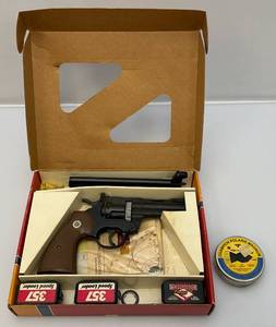 lot 198 image: Vintage Crossman 357 Air Pistol Shooters Kit In Original Box With Extra Barrel And Pellets, Speed Loaders And More