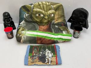 lot 237 image: Vintage Star Wars Bed Comforter And Collectibles