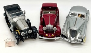 lot 69 image: 1925 Rolls-Royce Silver Ghost Die-Cast Set by Franklin Mint 124 Scale