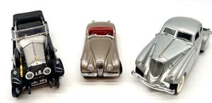 lot 76 image: Franklin & Danbury Mint Rolls-Royce-Style Vintage Die-Cast Convertible Car Lot of 3 Model Cars