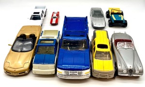 lot 90 image: Nine Vehicle Lot Nylint 116 Die-Cast Trucks & SUVs