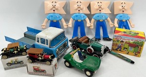 lot 20 image: Vintage Toy Car Collection including Tonka with Figures and Plastic Hut Set 