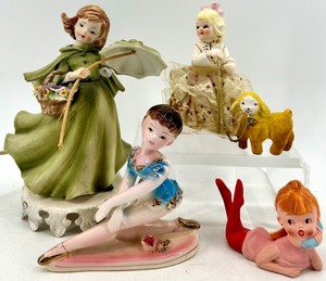 lot 92 image: Collection of 4 Vintage Porcelain Girl Figurines including Lefton Lighted Lamp