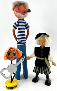 lot 96 image: Set of 3 Vintage Wooden Folk Dolls from Poland and Japan