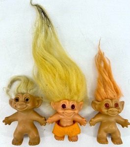 lot 97 image: Set of 3 Vintage Troll Dolls with Colorful Hair