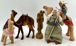 lot 103 image: Collection of Vintage Middle Eastern Handmade Figurines and Camels