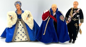 lot 104 image: Set of 3 Peggy Nisbet Collectors Costume Dolls Including Sir Winston Churchill