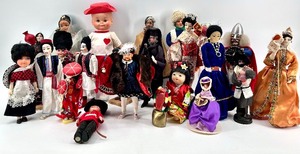lot 111 image: Collection of International Costume Dolls