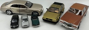 lot 114 image: Limited Edition 118 Model Cars Set with Cadillac Fleetwood Brougham